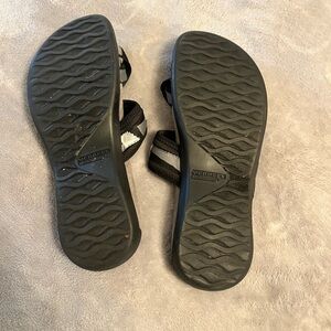 Merrell Black and Gray Sandals